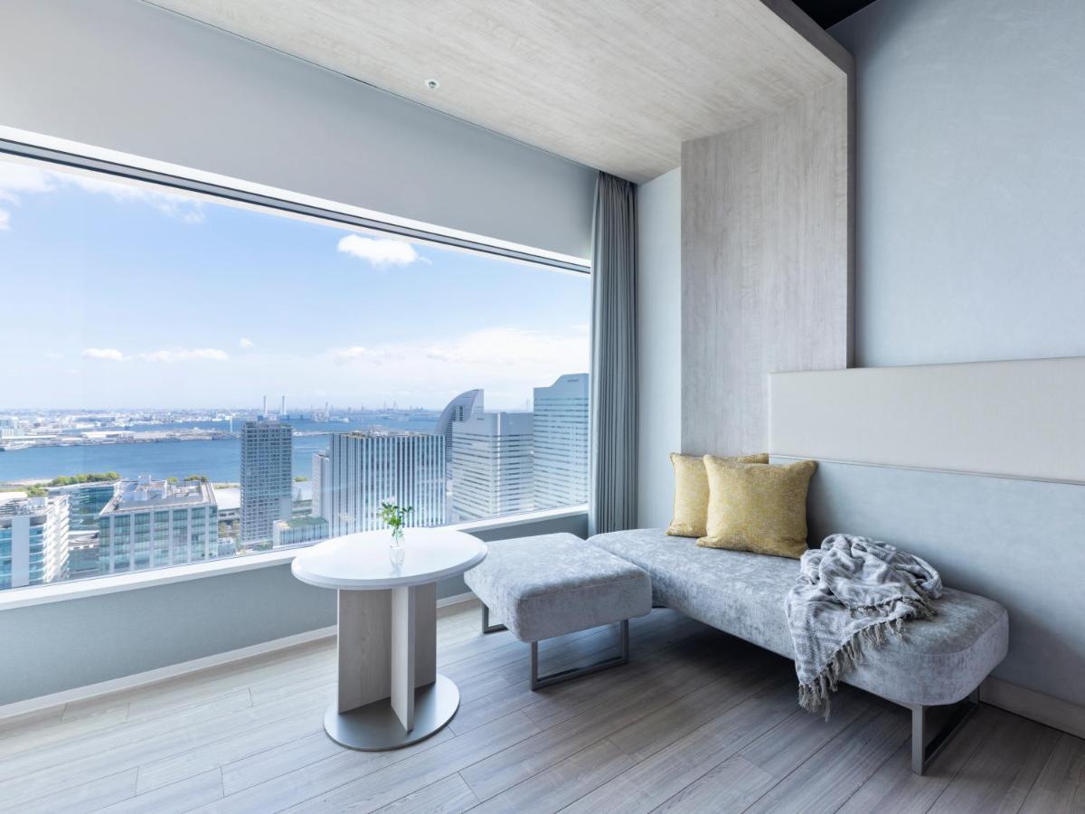 Mitsui Garden Hotel Yokohama Minatomirai Premier ภายนอก รูปภาพ A room at the hotel