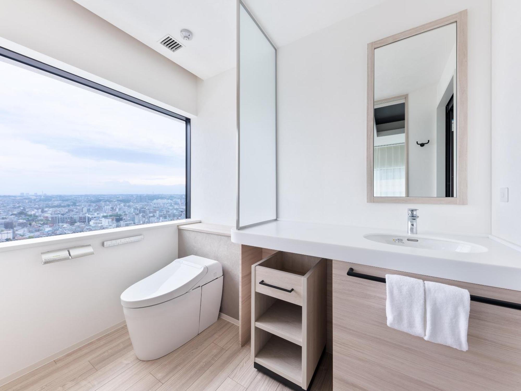 Mitsui Garden Hotel Yokohama Minatomirai Premier ภายนอก รูปภาพ A modern Japanese toilet